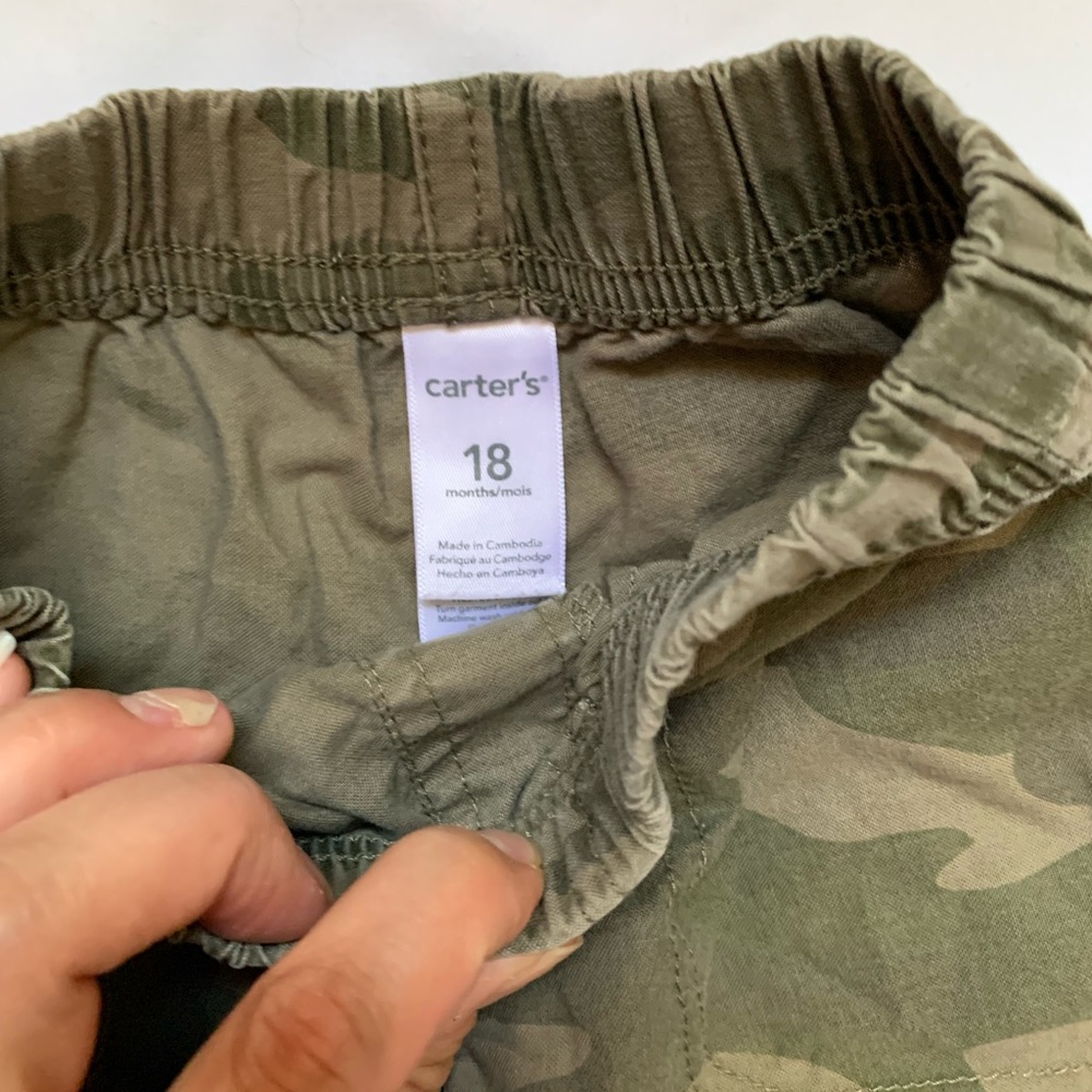 Two pairs of shorts, Carter’s, 18 m, camo, stripes - Picture 3 of 8